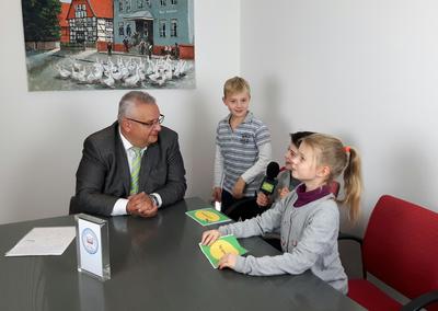 Kinder interviewen Brgermeister