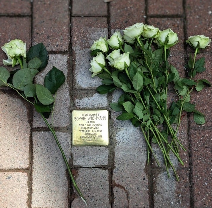 Stolpersteinverlegung 01.06.2026 Sophie Wichmann, eingesetzter Stolperstein, Foto privat